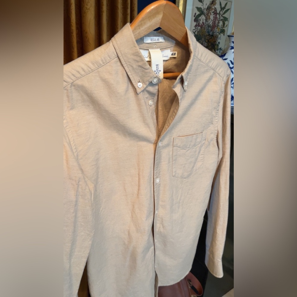 H&M Men’s Tan Casual Button Down Shirt. Small - Picture 2 of 11